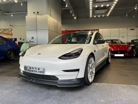 Tesla Model 3 SR PLUS