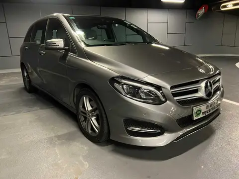 平治 B-Class B200