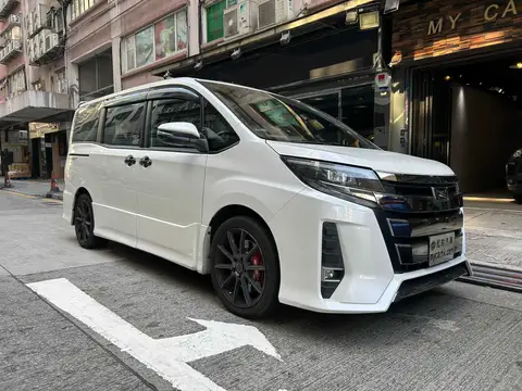 Toyota Noah  NOAH DELUXE FACELIFT