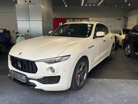 Maserati Levante  LEVANTE S GRANSPORT