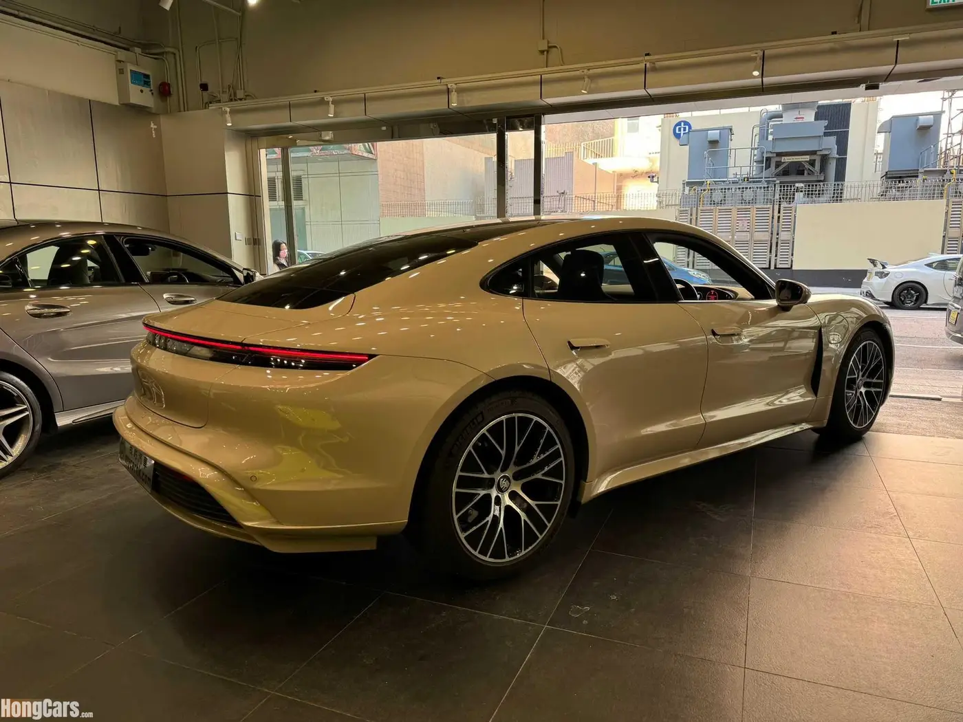 2021年 二手Porsche Taycan 出售 #1