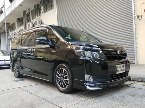 豐田 Voxy HYBRID