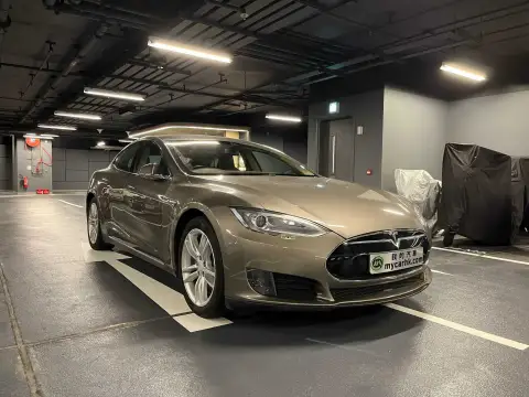 Tesla Model S 70D