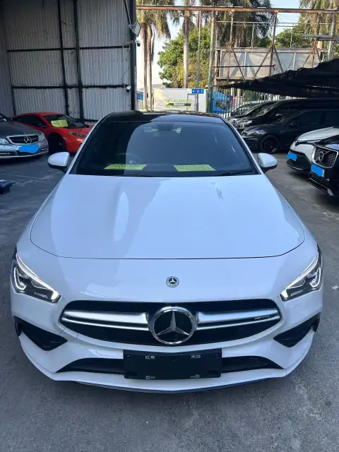 Mercedes Benz CLA 35 AMG