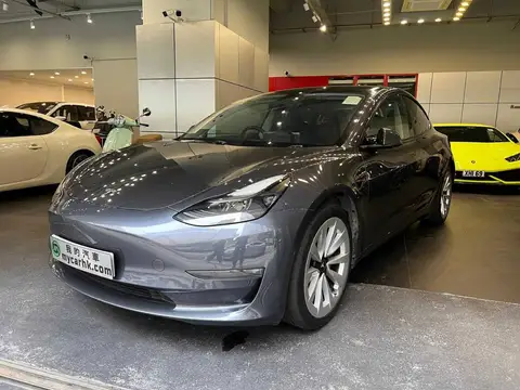 Tesla Model 3 LONG RANGE