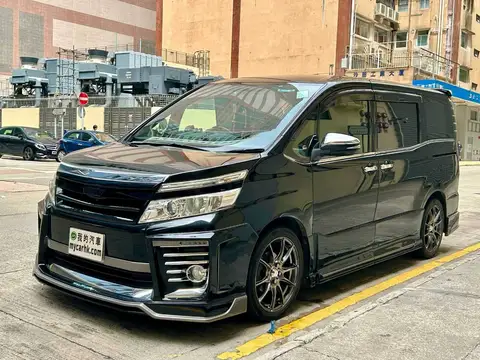 豐田 Voxy ZS