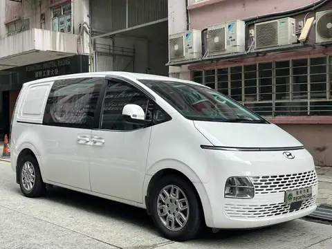 Hyundai Staria  STARIA LUX