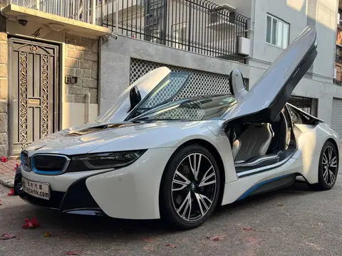 BMW i7  I8