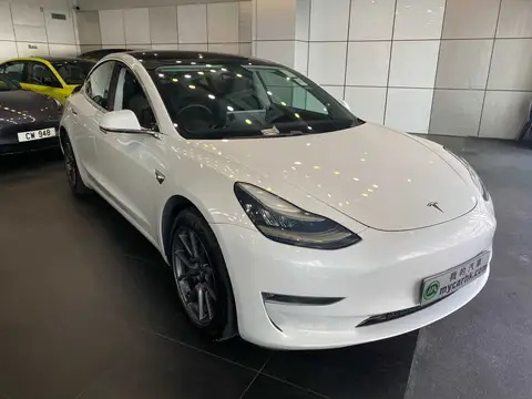 Tesla Model 3 SR PLUS