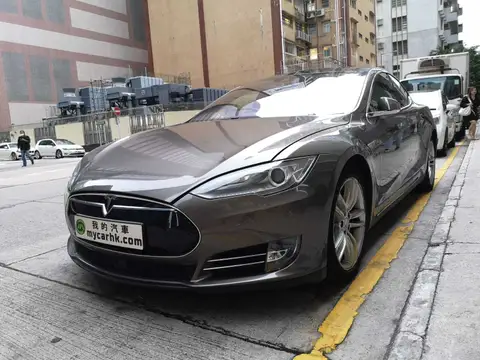 Tesla Model S 70D