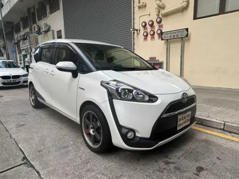 Toyota Sienta HYBRID