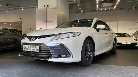 Toyota Camry 2.5 DELUXE