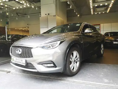 Infiniti Q30
