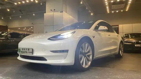 Tesla Model 3 LONG RANGE LR