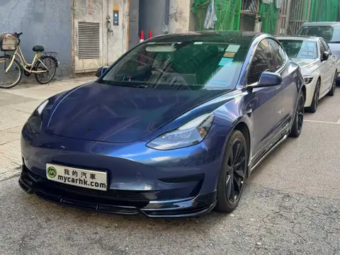 Tesla Model 3 SR PLUS