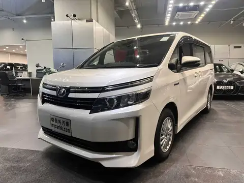 豐田 Voxy HYBRID