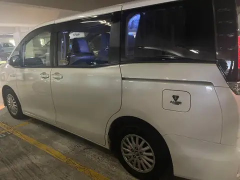 豐田 Voxy Hybrid 1.8