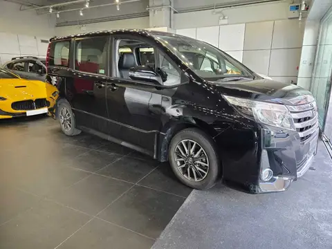 Toyota Noah 80 DELUXE