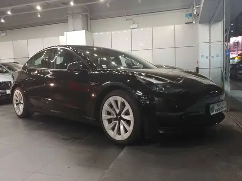 Tesla Model 3 LONG RANGE