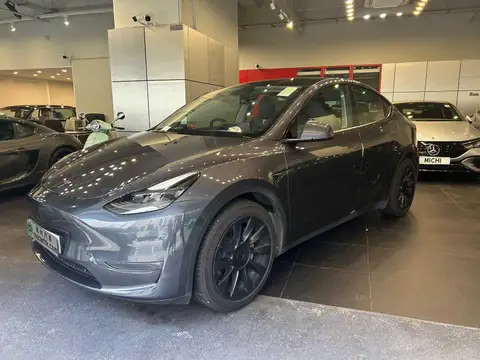 Tesla Model Y LONG RANGE