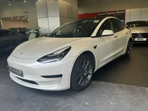 Tesla Model 3 SR