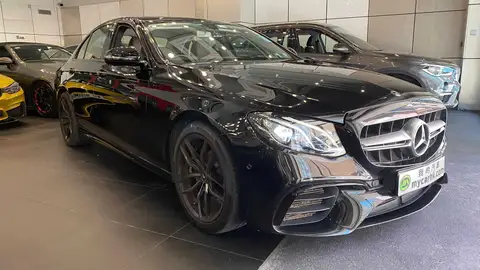 Mercedes Benz E-Class E200