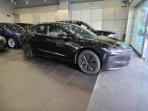 Tesla Model 3 SR HIGHLAND
