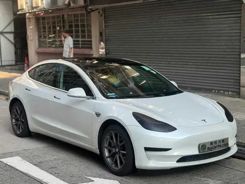 Tesla Model 3 SR PLUS
