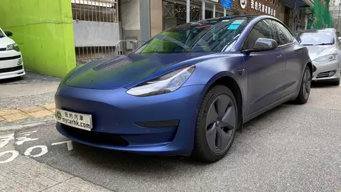 Tesla Model 3 sr